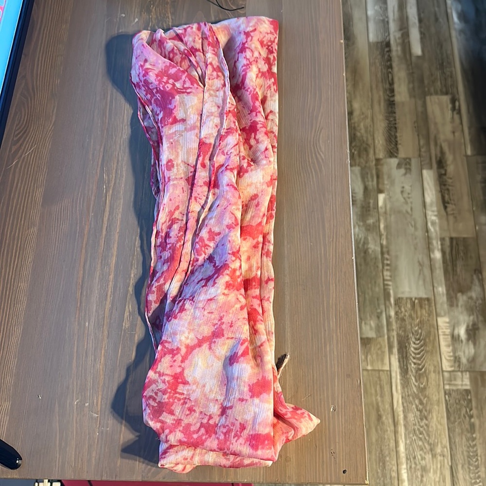 Pink splashed thin and light scarf